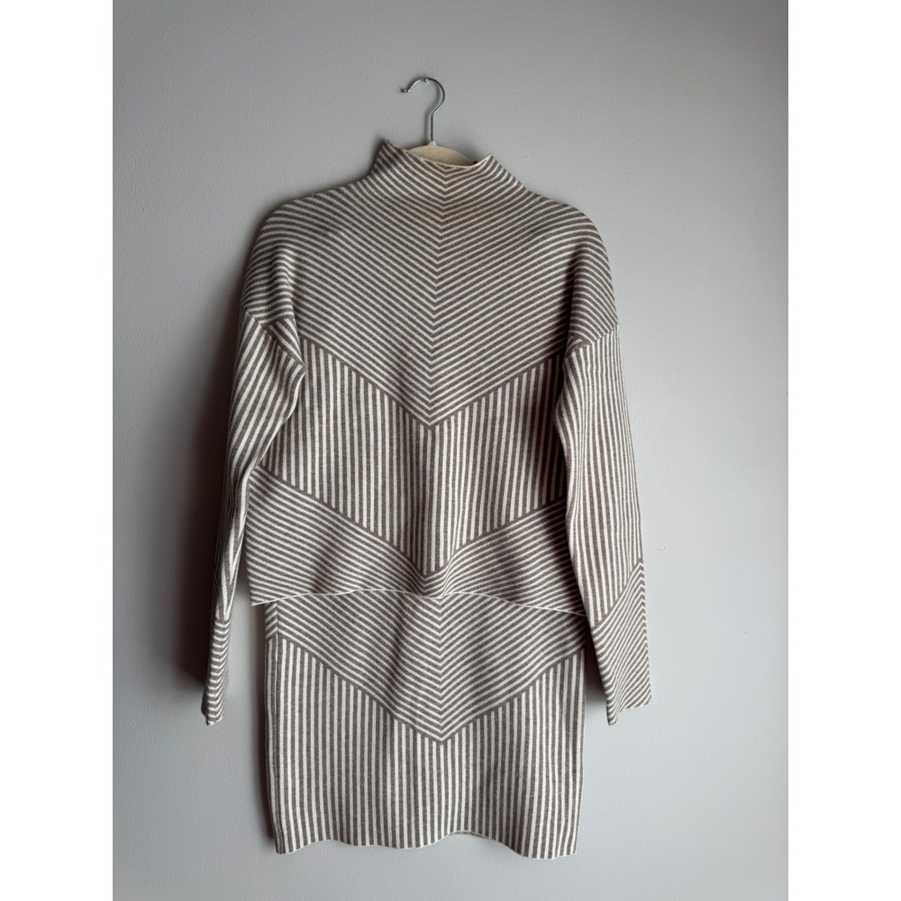 Tahari Womens 2 Piece Knit Set Mock Neck Sweater Pencil Skirt Tan Striped Small